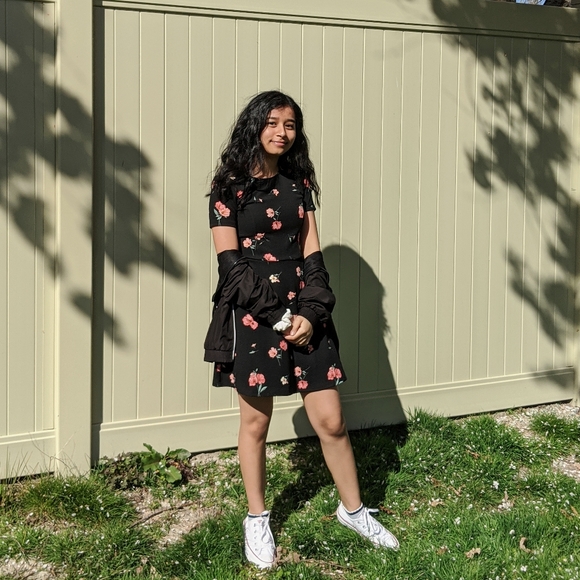 Meet your Posher, Khadija - Picture 2 of 3